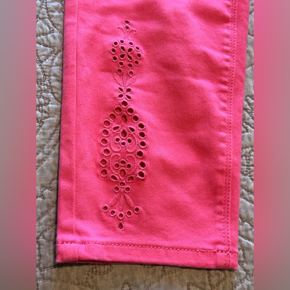 Isaac Mizrahi Vibrant Pink Cropped Pants - Picture 11 of 15